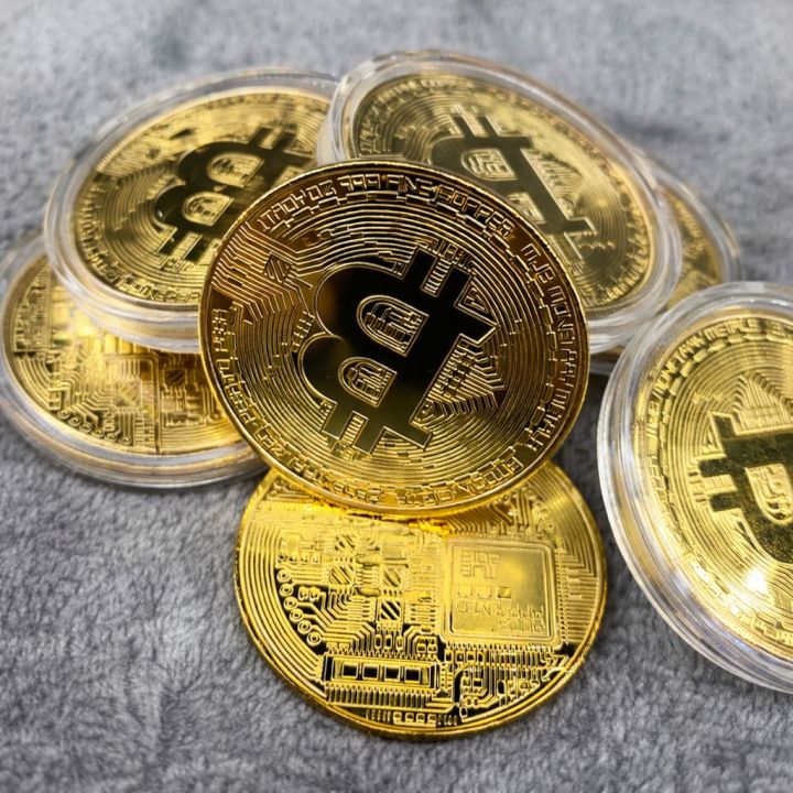 Gold%20Plated%20Bitcoin%20Coin%20%E2%80%93%20Antique%20Style%20Decorative%20Collectible%20Gift%20-%20Image%205