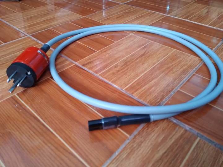 Tail%20German%20power%20cable%20C7%20(number%20eight)%20helukabel%20ysly-JZ%202.5%20rear%20C7%20(number%20eight)%20gold%20plated%20or%20grade%20a%20chrome%20plated%20plug%20can%20be%20chosen%20-%20Image%204