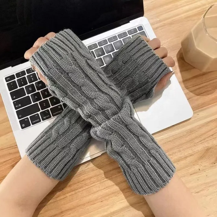 2PCS%20Cable%20Knit%20Fingerless%20Gloves,%20Women's%20Soft%20Warm%20Knitted%20Arm%20Warmers,%20White%20Winter%20Hand%20Accessories,%20Stylish%20Elastic%20-%20Image%204