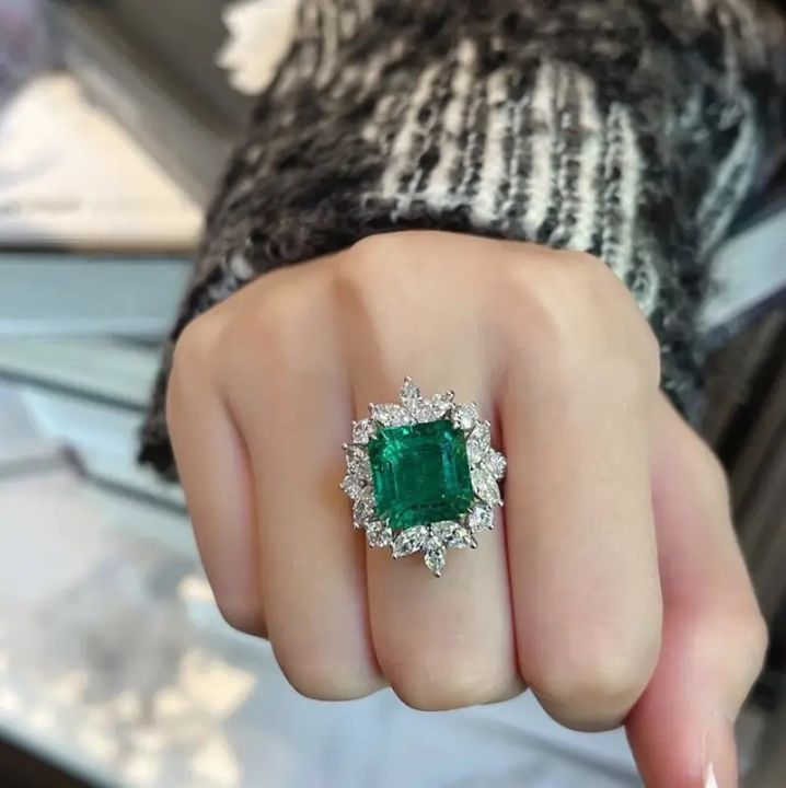 Green stone ring