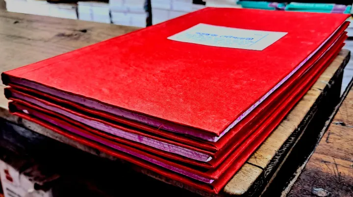 200%20Pages%20Premium%20Quality%20Register%20Book%20Made%20with%2061%20GSM%20Paper%20and%20Cloth%20Binding%20-%20Image%203