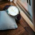 New fashionable stainless kalbor date Movement stylish watches for men's. 