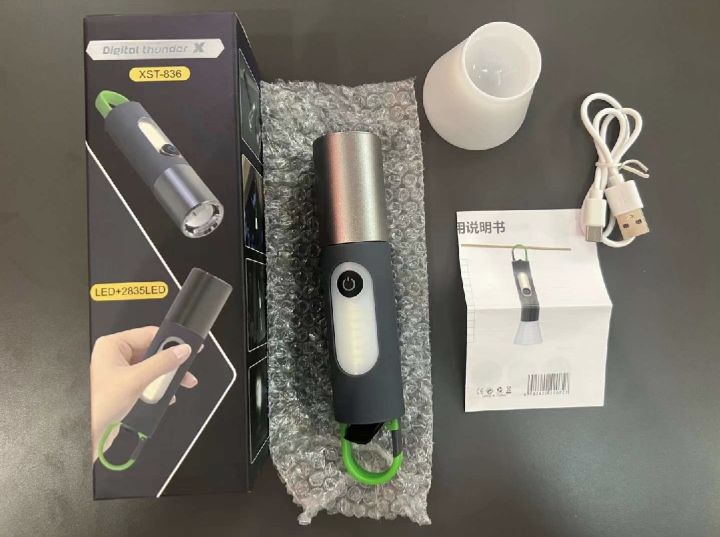 Digital%20Thunder%20XST-836%20USB%20Rechargeable%20FlashLight%20-%20Image%203