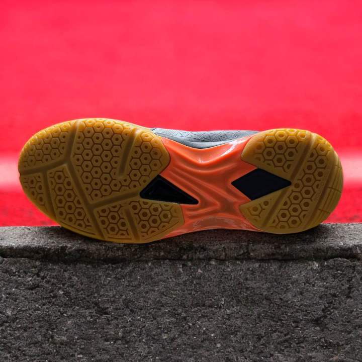 Graftex%20Non-Marking%20High-Performance%20Badminton%20Shoes%20%E2%80%93%20Grip,%20Comfort,%20&%20Durability%20-%20Image%204