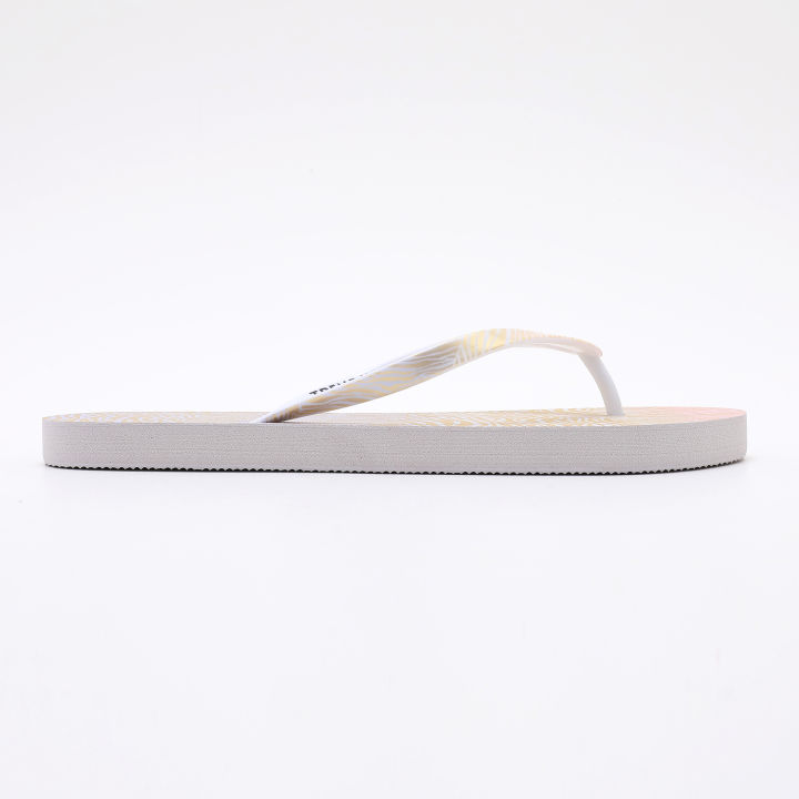 Women's%20Flip%20Flops%20Lightweight%20and%20Soft%20Footbed,%20Thin%20Strap%20Beach%20Sandal%20-%20Image%206