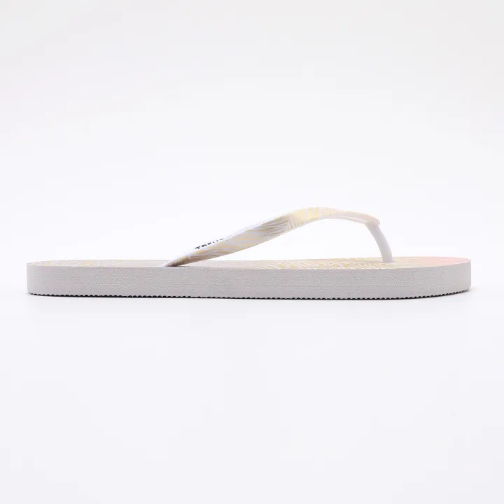 Women's%20Flip%20Flops%20Lightweight%20and%20Soft%20Footbed,%20Thin%20Strap%20Beach%20Sandal%20-%20Image%206