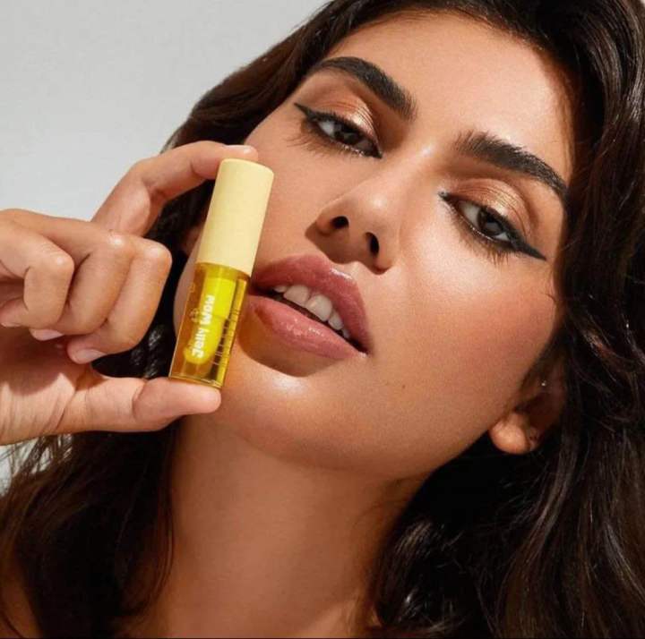 Sheglam%20Jelly%20Wow%205-in-1%20Hydrating%20Lip%20Oil%20Set%20-%20Ultimate%20Moisture,%20Glossy%20Shine,%20and%20Nourishing%5E%20Care%20for%20Soft,%20Smooth,%20Radiant%20Lips%20-%20Image%207