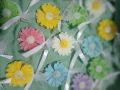 Cute Daisy Flower Scented Candle for Home Decor, Bridal Shower, Baby Shower, and Gifts, Refreshing Aroma, Paraffin Wax, Customizable Design. 