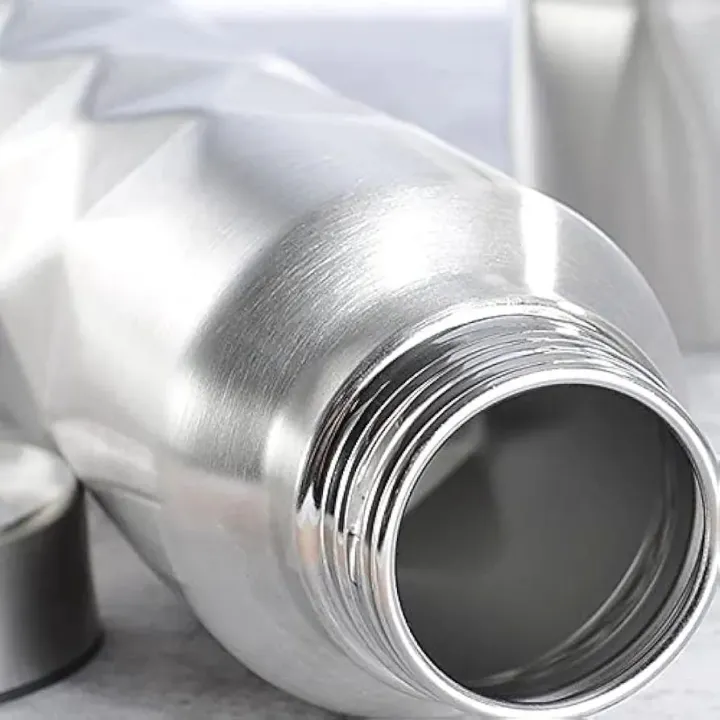 stainless%20steel%20water%20bottle%20with%20a%20rhombus%20design,1000Ml%20Single-Wall%20Stainless%20Steel%20Water%20Bottle%20Gym%20Sport%20Bottles%20Portable%20Beer%20Drink%20Bottle-1000ml%20-%20Image%204