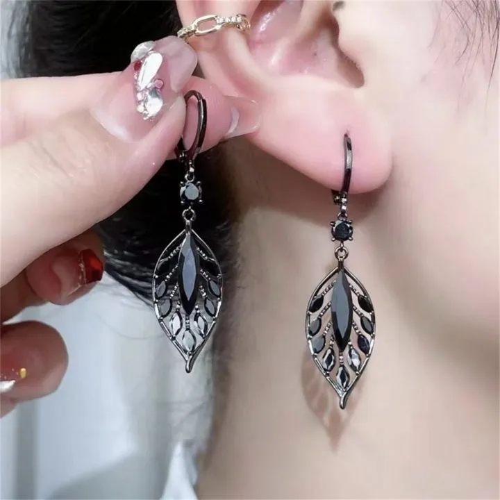 New%20Fashion%20Crystal%20Leaf%20Tassel%20Drop%20Earrings%20For%20Women%20Exquisite%20Micro%20Inlaid%20Cubic%20Zircon%20Leaves%20Earring%20Wedding%20Jewelry%20Gifts%20-%20Image%206