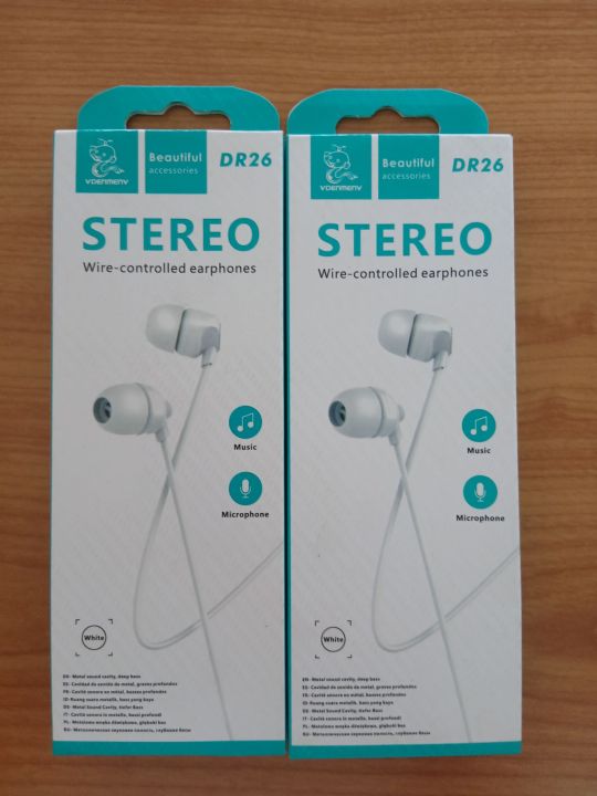 Vdenmenv DR26 wire-controlled earphones with a 3.5mm audio jack.