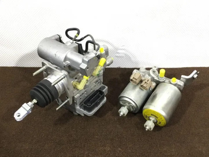Toyota%20Aqua%20Hybrid%20ABS%20Module%20Set%20Full%20Fresh%20Recondition%20-%20Image%205