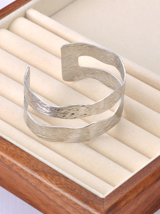 Lokaer%20Stainless%20Steel%20Handmade%20Casting%20Wide%20Cuff%20Open%20Bracelet%20Bangle%2018K%20PVD%20Plated%20Waterproof%20High%20Quality%20Jewelry%20B24082%20-%20Image%205