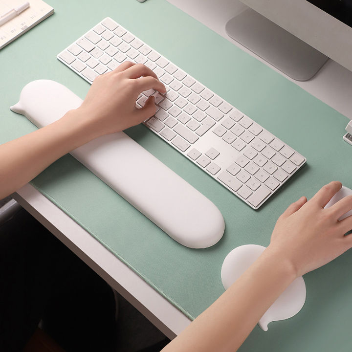 Chat%20Bubble%20Silicone%20Wrist%20Guard%20Mouse%20Pad,%20Palm%20Rest%20Wrist%20Guard%20Pad,%20Solid%20Color,%20Suitable%20for%20Office%20and%20Home%20Use%20-%20Image%203