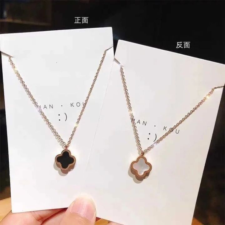 four%20leaf%20clover%20necklace%20double%20Sided%20pendant%202%20in1%20for%20girls%20&%20women%20Korean%20fashion%20jewellery%20-%20Image%206