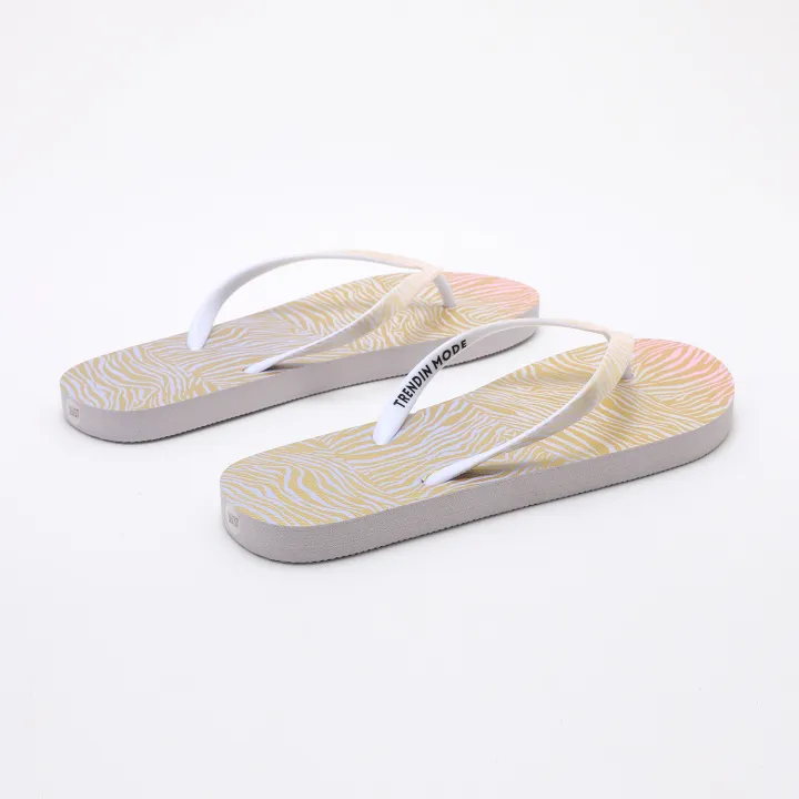 Women's%20Flip%20Flops%20Lightweight%20and%20Soft%20Footbed,%20Thin%20Strap%20Beach%20Sandal%20-%20Image%203