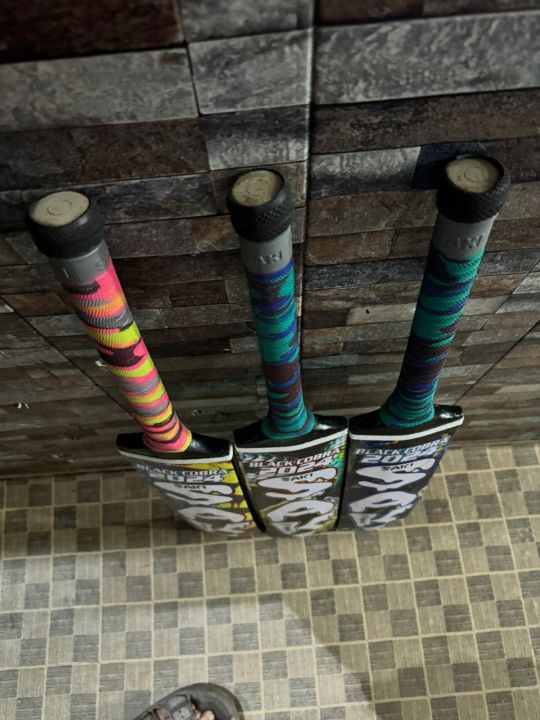 Saki%20Black-Cobra%20Long%20Tape%20Ball%20Cricket%20Bat%20-%20Image%203