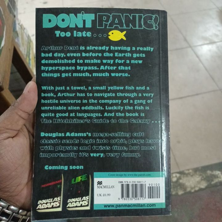 The%20Hitchhiker's%20Guide%20to%20the%20Galaxy%0A%0ABook%20by%20Douglas%20Adams%20-%20Image%202