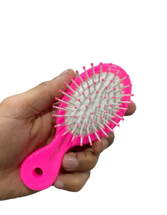 Mini%20baby%20Hair%20brush%20/%20Pocket%20Hair%20Brush%20-%20Image%207