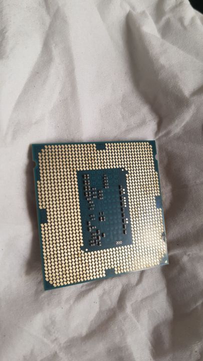 Intel%20Core%20i5%204570%204th%20Gen%20Desktop%20Processor%20-%20Image%203