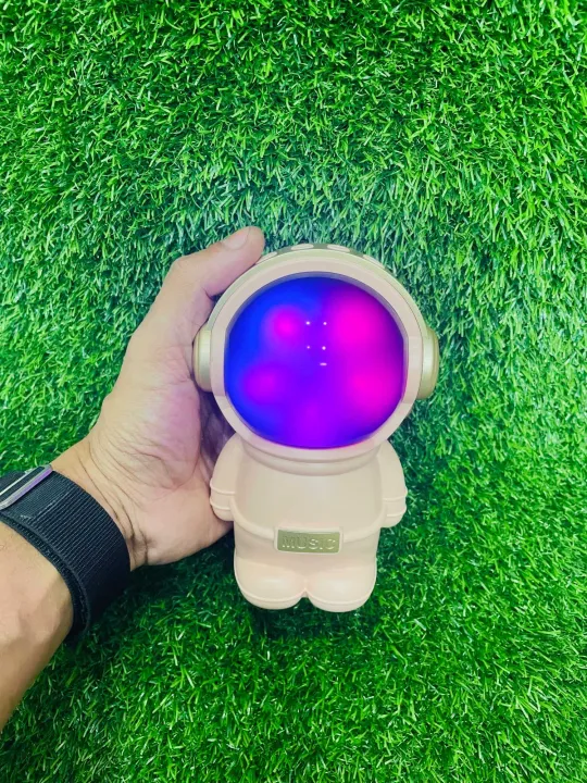 NEW%20X-808%20Astronaut%20Light%20Portable%20radio%20Astronaut%20Smart%20BT%20Speaker%20Astronaut%20Design%20LED%20Night%20Light%20Music%20Speaker%20-%20Image%204