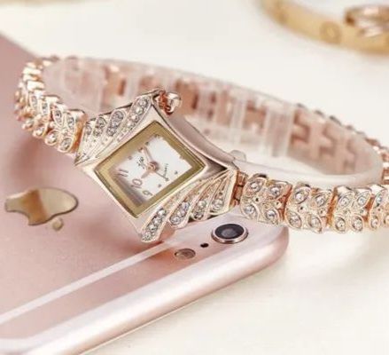 Elegant%20casual%20Luxury%20Watch%20for%20Ladies%20-%20Image%202
