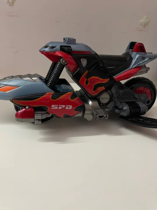 Power%20ranger%20SPD%20bike%20-%20Image%202