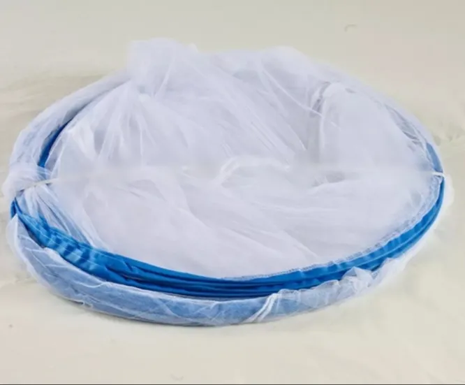 Portable%20Double%20Bed%20Full%20Cover%20Mosquito%20Net%20with%20Lace%20Border%20and%20Zipper%20-%20Lightweight,%20Foldable%20&%20Easy%20to%20Pack%20-%20Image%205