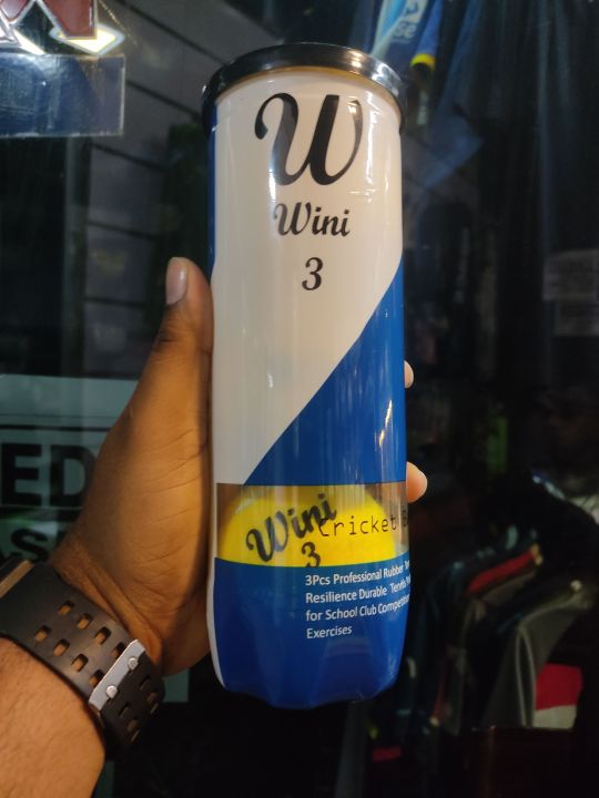 Wini%203%20tennis%20ball%20-%20Image%202