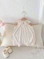 Korean version of summer baby girl sweet lace collar jumpsuit, baby girl solid color comfortable jumpsuit, very often at home an. 