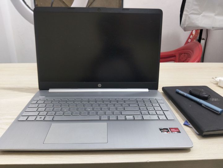 HP%20laptop%20(Ryzen%205%205500%20u%20with%20Reno%20Graphic)%20-%20Image%203