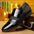 Men's Slip On Business Shoes Glossy Pointed Toe Uniform Modern Office Shoes Suitable for Office Evening Party. 
