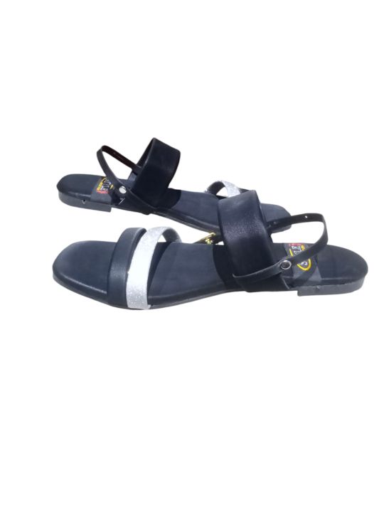 Stylish%20Lightweight%20Women's%20Sandals%20%E2%80%93%20Comfortable,%20Casual%20Design%20with%20Decorative%20Straps%20-%20Image%205