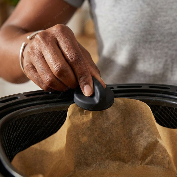 Air%20Fryer%20Silicone%20Magnet%20Clips%20(Upgraded)%20-%20Heat-Resistant%20Safety%20Buckles%20to%20Secure%20Parchment%20Liners%20%7C%20Prevent%20Paper%20Burning%20-%20Image%203