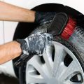 1Pc Soft Bristle Car Wash Brush - Long Handle Tire & Body Cleaning Tool With Red Head For Wheel Hubs.