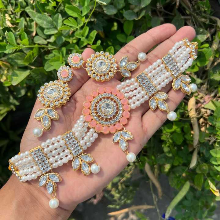 Double%20layer%20pearl%20chain%20choker%20set%20for%20women%20-%20Image%206