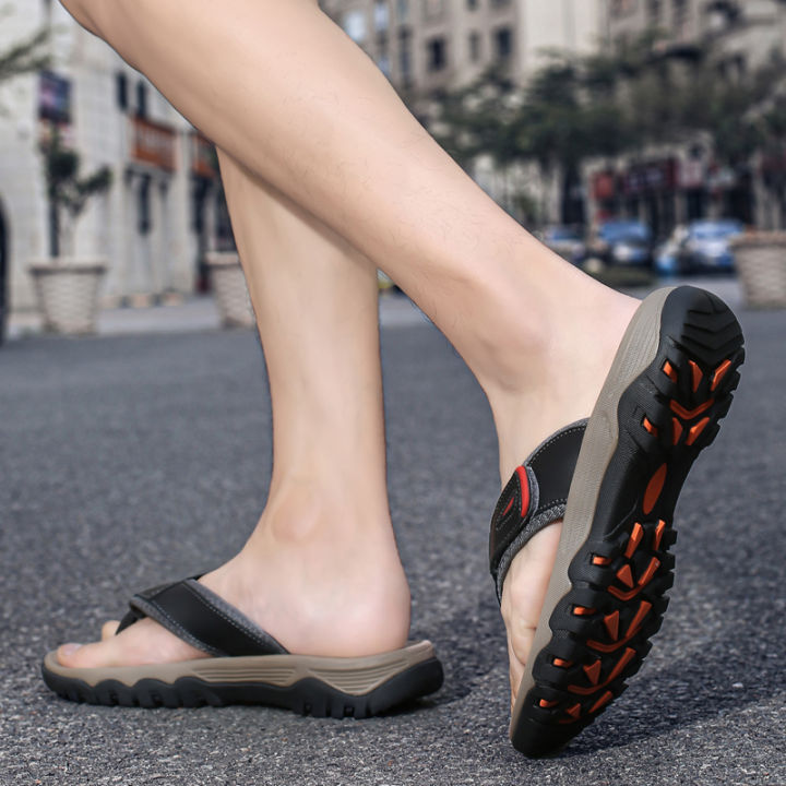New%20Summer%20Men's%20Slippers%20Breathable%20Luxury%20Men%20Sandals%20%20Beach%20Classics%20Genuine%20Leather%20%20Mens%20Slippers%20Outdoor%20Men's%20Flip%20Flops%20-%20Image%204