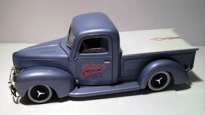 Tamiya%20TS-58%20Pearl%20light%20blue%20spray%20paint%20100ml%20-%20Image%204