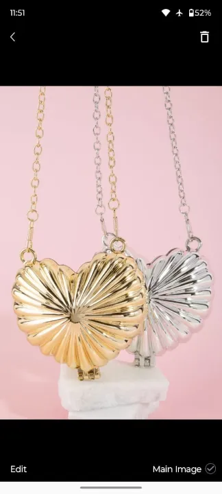 Party%20&%20Wedding%20Season%20Glossy%20Acrylic%20&%20Hard%20Shell%20Mini%20Novelty%20Clutch%20in%20Heart,%20Shell%20&%20Flower%20Shapes%20Bag%20for%20Women%20%E2%80%93%20Stylish%20Evening%20Handheld%20Purse%20-%20Image%207