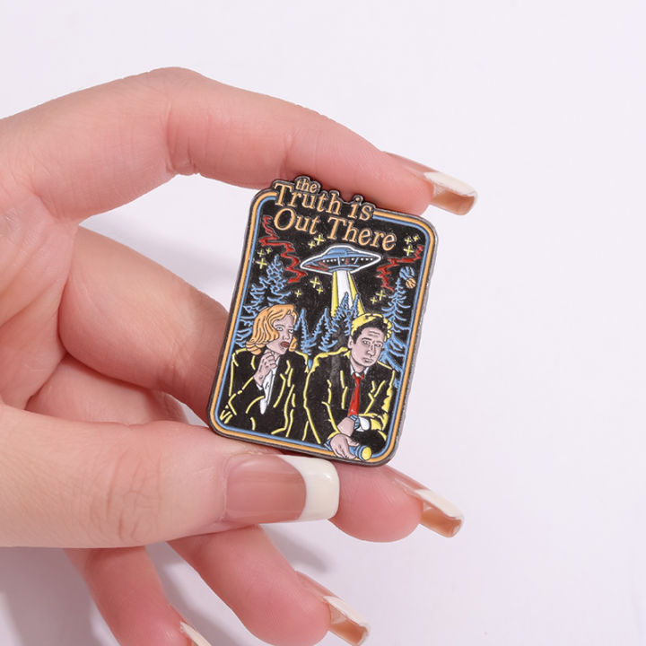 Science%20Film%20UFO%20Enamel%20Pins%20Custom%20Truth%20Is%20Out%20There%20Punk%20Brooches%20Lapel%20Badges%20Gothic%20Jewelry%20%20For%20Movie%20Fans%20Friends%20-%20Image%205