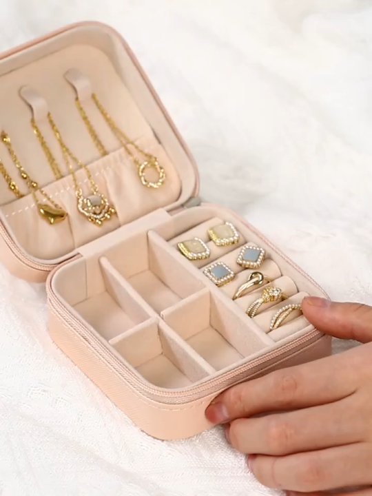 Rings, Earrings & Bracelets Jewellery Holder – Lightweight Jewelry Organizer Compact Pink Jewelry Storage Box – Keeps Jewelry Safe Portable Organizer