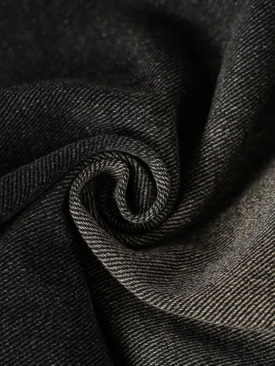 Men's%20Spring%20and%20Summer%20Street%20Fashion%20Casual%20Frayed-Hem%20Loose%20Wide-Leg%20Black%20Denim%20Shorts%20-%20Image%204