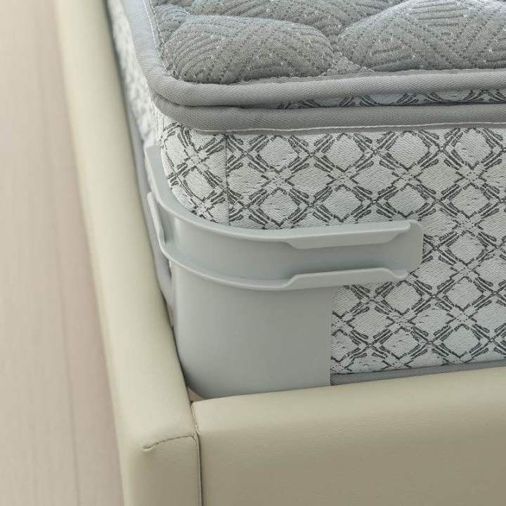 4/8Pcs%20Holder%20Plastic%20Bed%20Sheet%20Grippers%20with%20Fitted%20Lock%20Straps%20Bedsheet%20Corner%20Fastener%20Non-slip%20Clips%20-%20Image%205