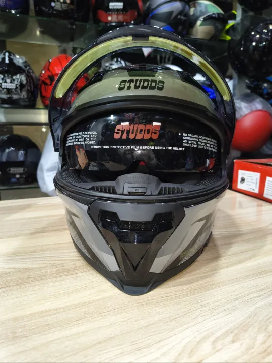 STUDDS%20HELIOS%20D2%20BLACK/GREY%20FULL%20FACE%20HELMET%20-%20Image%205