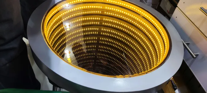 round%20infinity%20mirror%20-%20Image%204