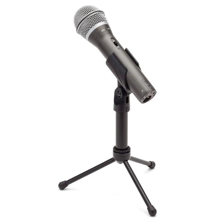 Samson%20Q2U%20USB/XLR%20Dynamic%20Microphone%20Recording%20and%20Podcasting%20Pack%20(Includes%20Mic%20Clip,%20Desktop%20Stand,%20Windscreen%20and%20Cables),%20silver%20-%20Image%203