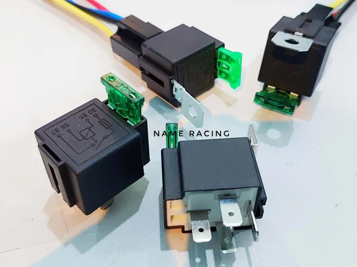 Relay%2012v%2024v%20relay,%20built-in%20fuse%2012V%20and%2024V%2030%20amp%20relay,%20both%204%20pin%20and%205%20pin%20with%20full%20housing%20(black%20delay)%20-%20Image%203