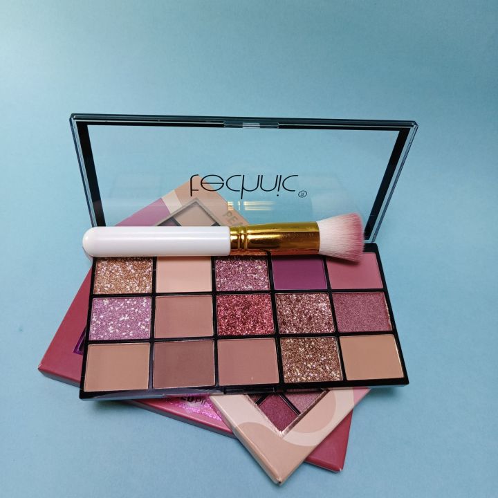 Eyeshadow palette matte and glitter Eyeshadow palette nude Eyeshadow