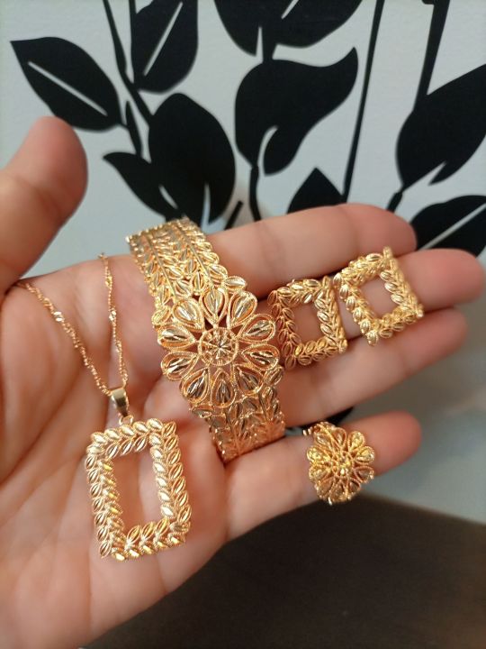 Jewellery%20Set%20-%20Image%208