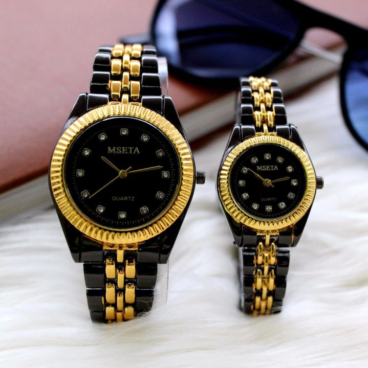 Couple%20watch%20Jodi%20k%20sath%20ki%20ghari%20-%20Image%205